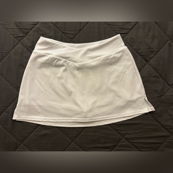 None Dresses & Skirts - Sporty White Mini Skort